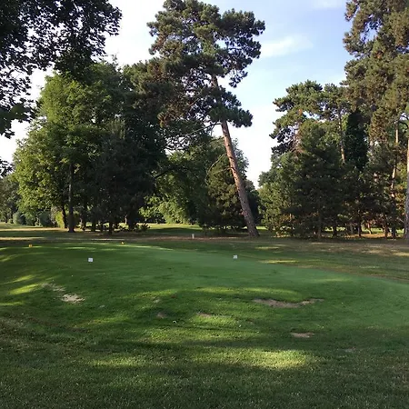 Golf Apartment