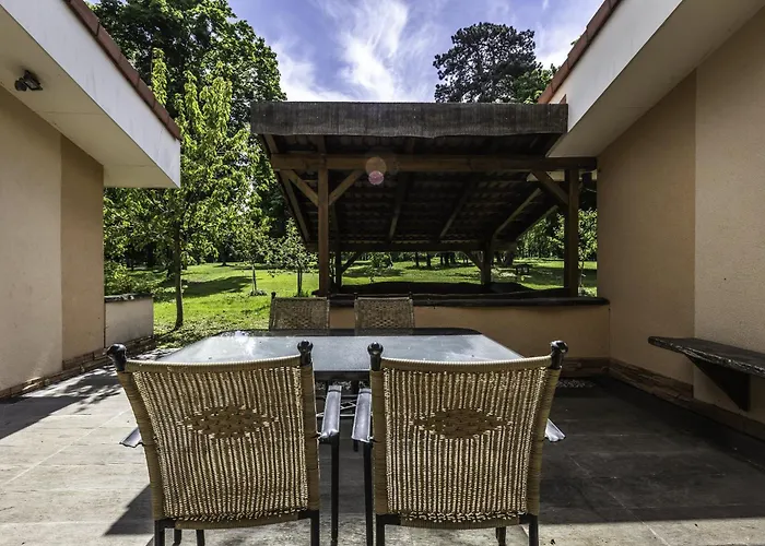 Golf Apartment *