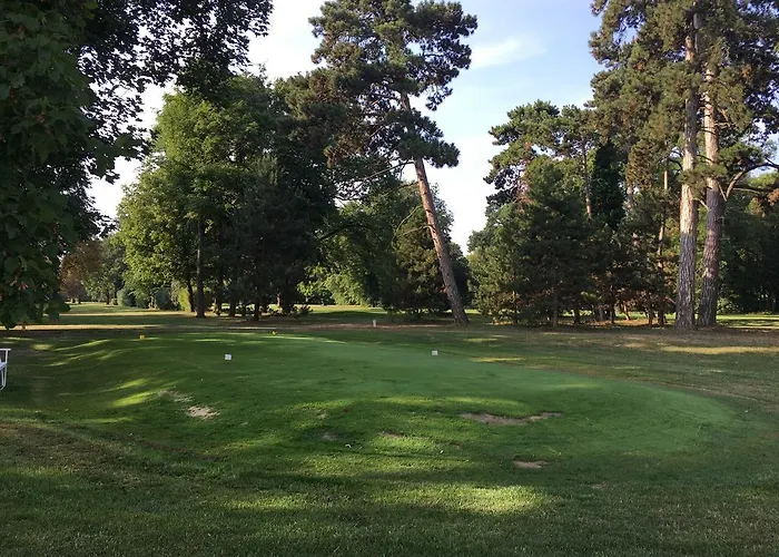Golf Apartment
